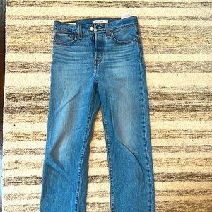 Levi’s Wedgie Straight Jeans size 25
